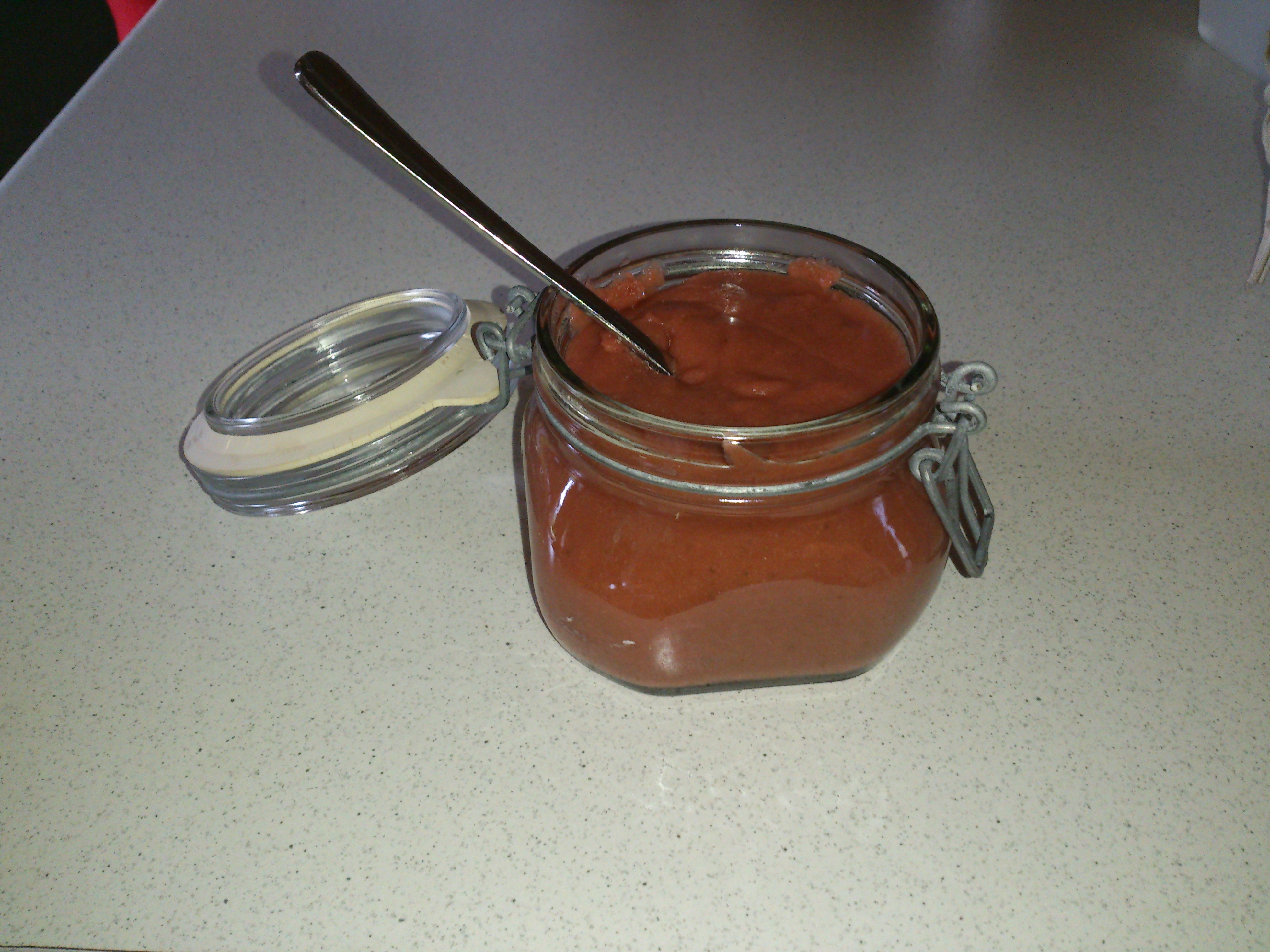 Cremet jordbær/rabarber marmelade – af Rikke Andersen