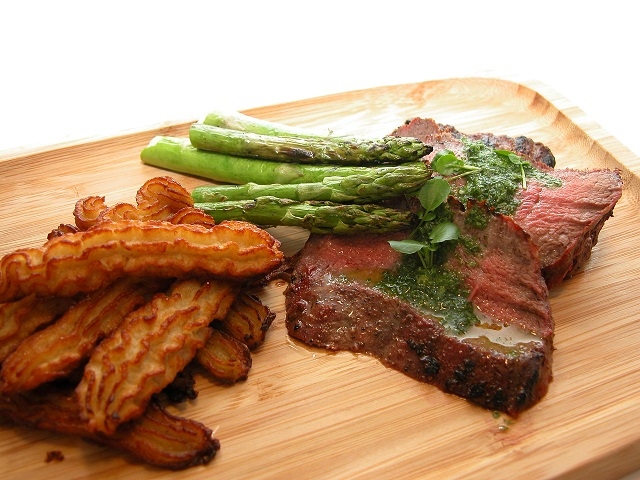 Flat iron steak med blomkålsfritter – LCHF