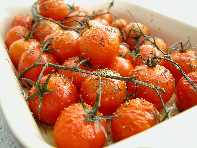 Langtidsbagte krydret tomater